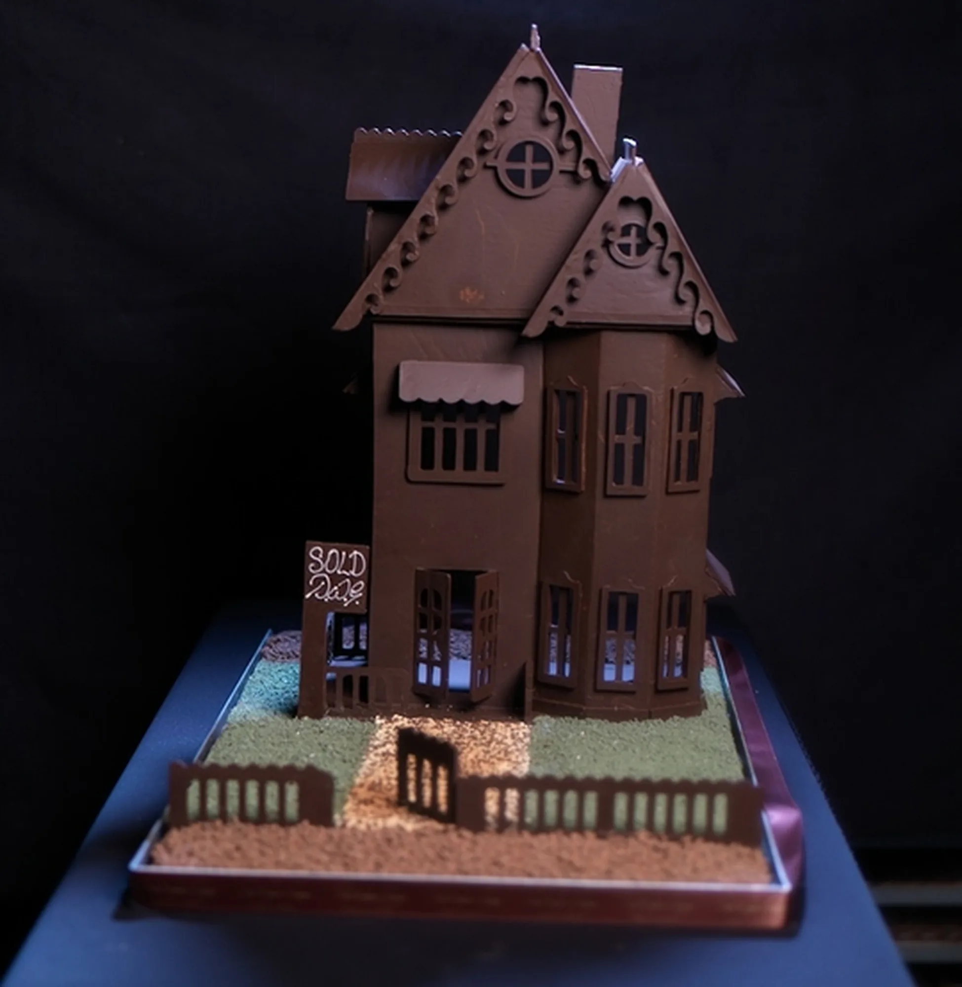 Paul Wayne Gregory Chocolates — showpiece 2